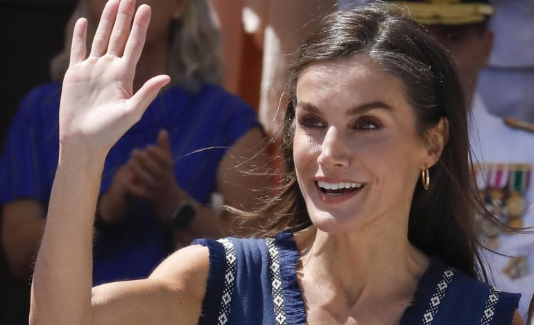 La reine Letizia est déjà en Grèce en vacances secrètes