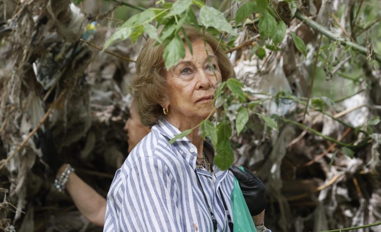 Journées tragiques pour la reine Sofia: Pourquoi elle est en détresse, seule et triste à Zarzuela avec Irene de Grèce