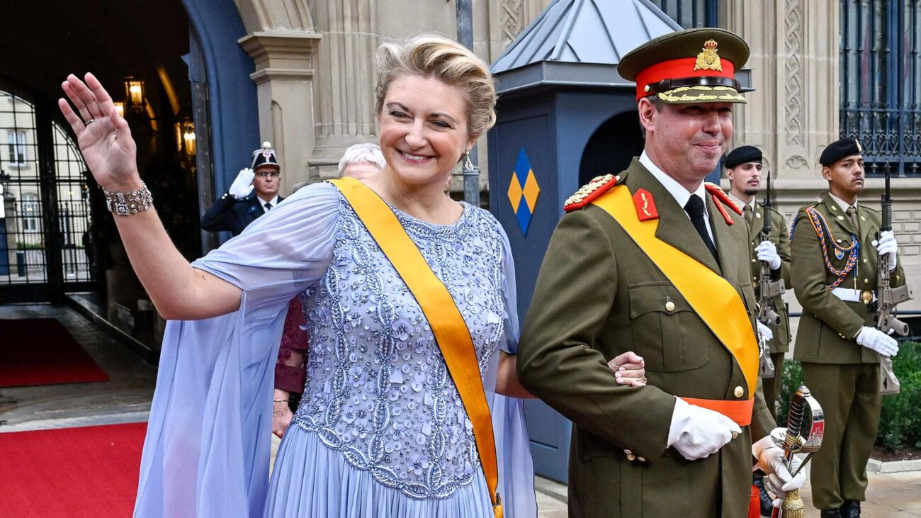 Choc dans l’abdication de María Teresa de Luxembourg: le costume de la nouvelle grande duchesse