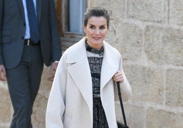 Le manteau court préféré des royals que vous pouvez acheter chez Mango à bon prix