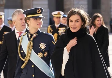 Commentaires à voix basse lors des Pâques militaires : la disparition de Sofia et la peur de trébucher de Letizia