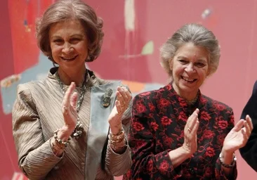 Irène de Grèce et la reine Sofia, sœurs clonales à la mode : elles s'habillaient pareil à 20, 40 et 60 ans