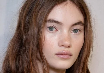 Les tendances coloration cheveux que l'on verra le plus cet été : des tons plus naturels et des techniques invisibles