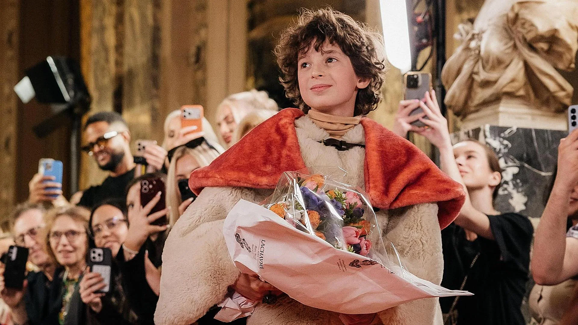 L’histoire de Max Alexander, le créateur de 9 ans qui a marqué l’histoire de la Fashion Week de Paris