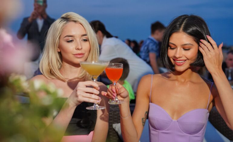 Boire de l’alcool augmente le risque de déshydratation en été