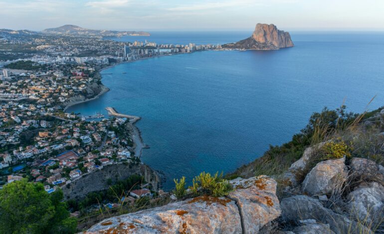Calpe, bien plus que des plages : l’escapade méditerranéenne à la mode