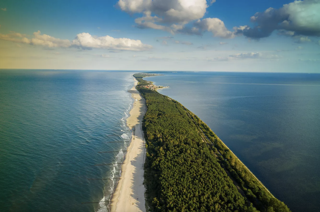 Cela ressemble aux Caraïbes mais c’est la Pologne : la nouvelle Mecque du surf européen