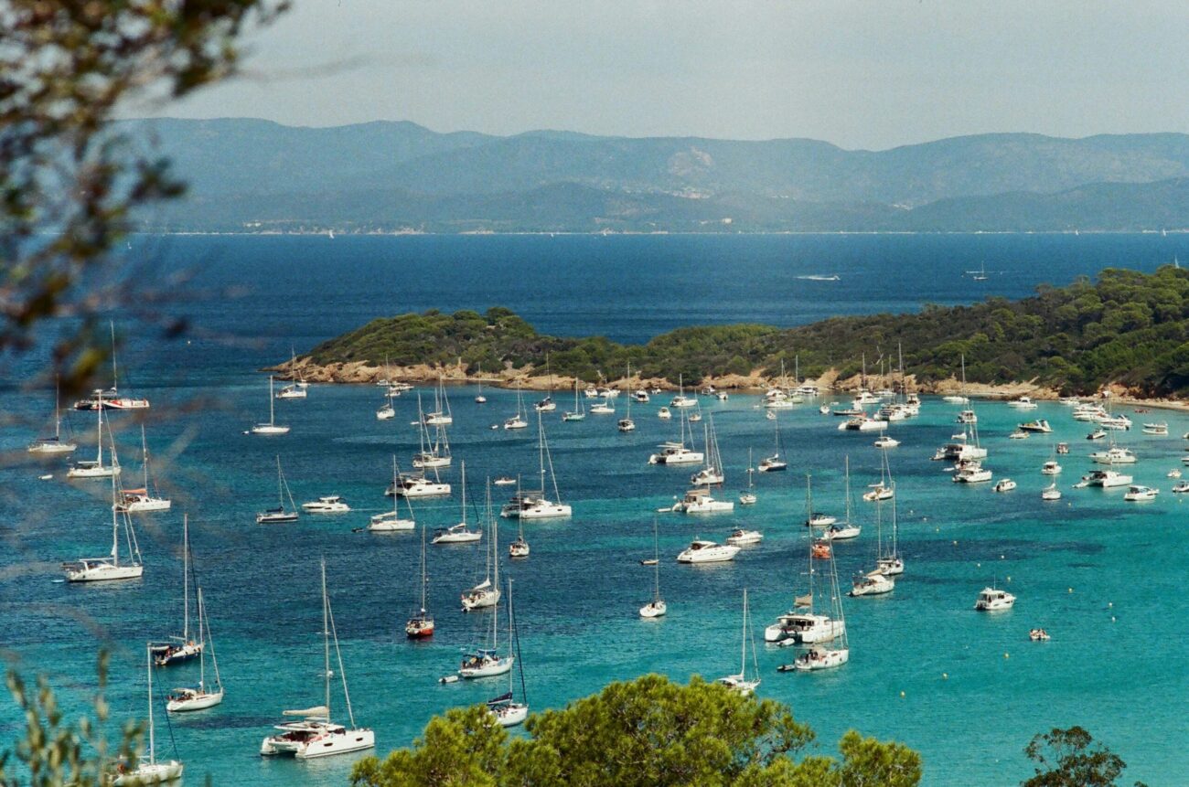 L’autre Côte d’Azur : itinéraire à travers des villes loin du tourisme de masse