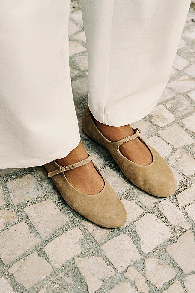 Ballerines en daim Zara (39,99 euros)