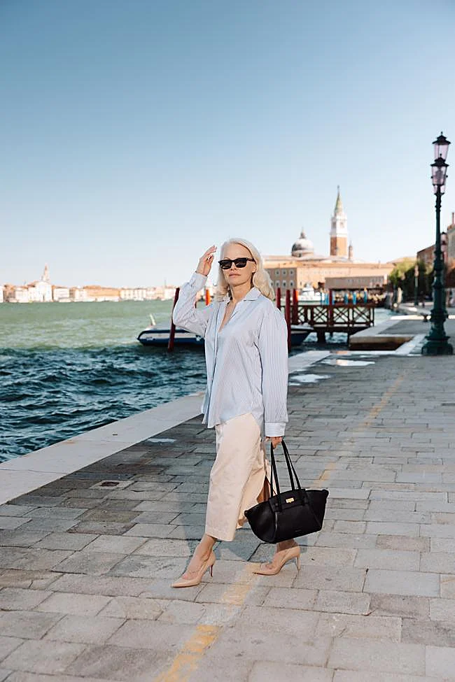 Pamela Anderson avec le sac DeMellier.