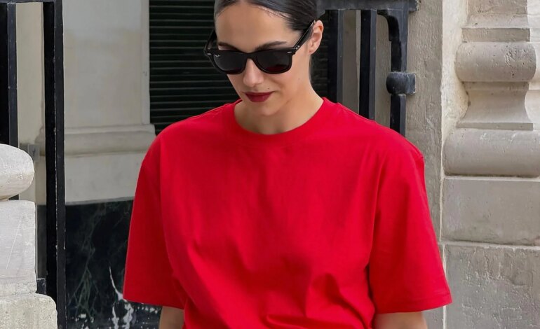 7 façons d’inclure du rouge dans vos looks sans mourir d’essayer : des formules faciles et un succès assuré