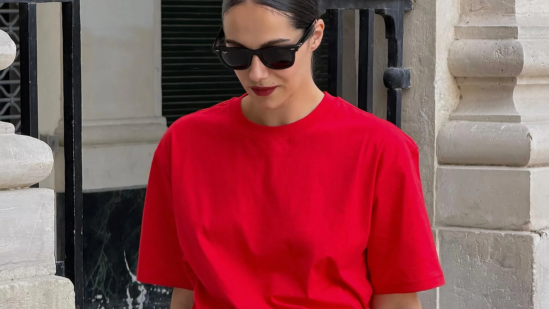 7 façons d’inclure du rouge dans vos looks sans mourir d’essayer : des formules faciles et un succès assuré