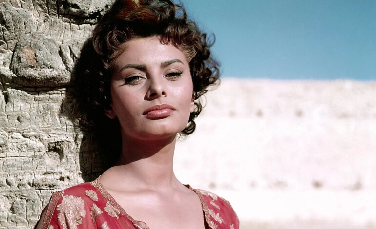 Sophia Loren fête ses 92 ans : qui a dit que les stars hollywoodiennes perdaient de leur éclat ?