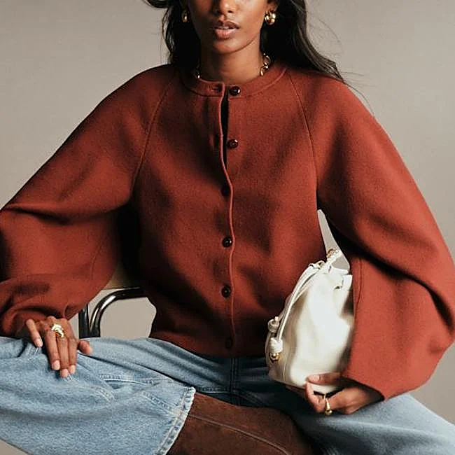 Cardigan carreaux Sézane, 149 euros.
