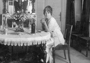Jeanne Paquin, la femme à la tête de la première maison de Haute Couture : précurseur de Coco Chanel et en avance sur la commercialisation
