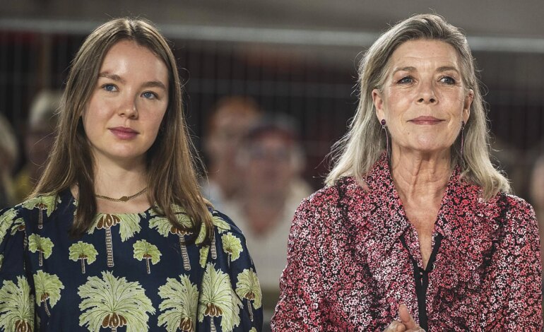 Alexandra de Hanovre (1999) à propos de sa mère, Caroline de Monaco : “Elle est très courageuse et ne panique jamais”