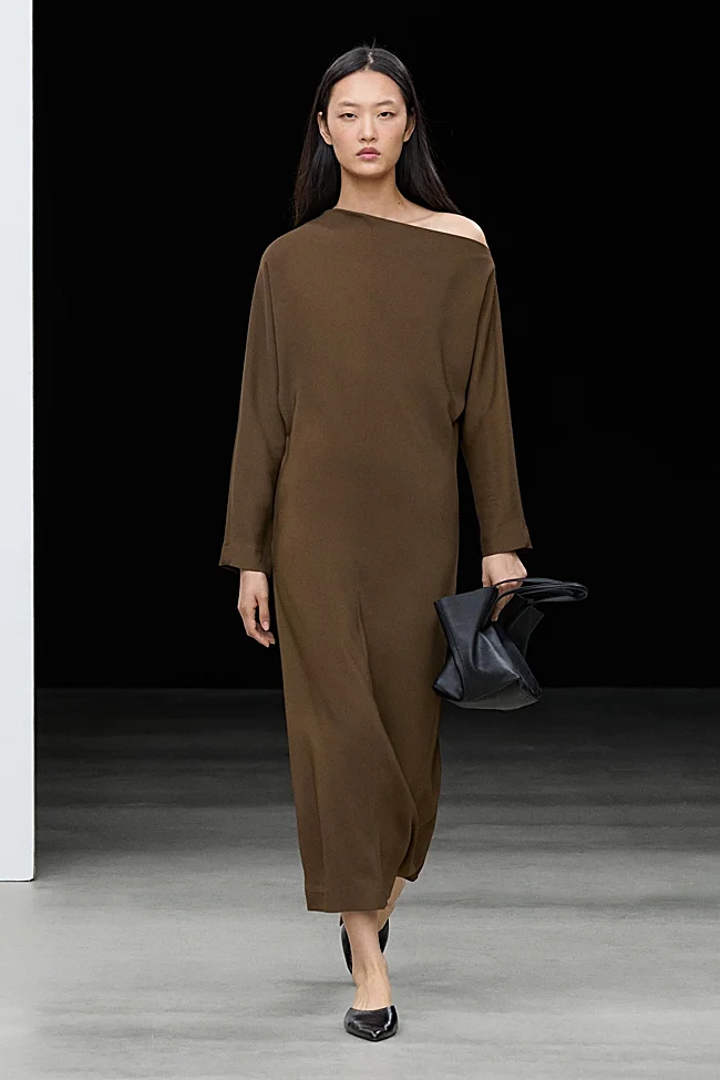 Robe midi Massimo Dutti (129 euros)