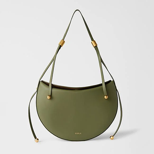 Sac demi-lune Furla, 280 euros.