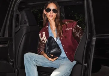 Les vestes universitaires reviennent à la mode cet automne : les plus jolies qui ont du style